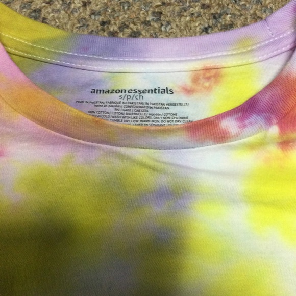SOLD!    Tie Dye Crop T-Shirt * NEW * Size:  S - Picture 2 of 3